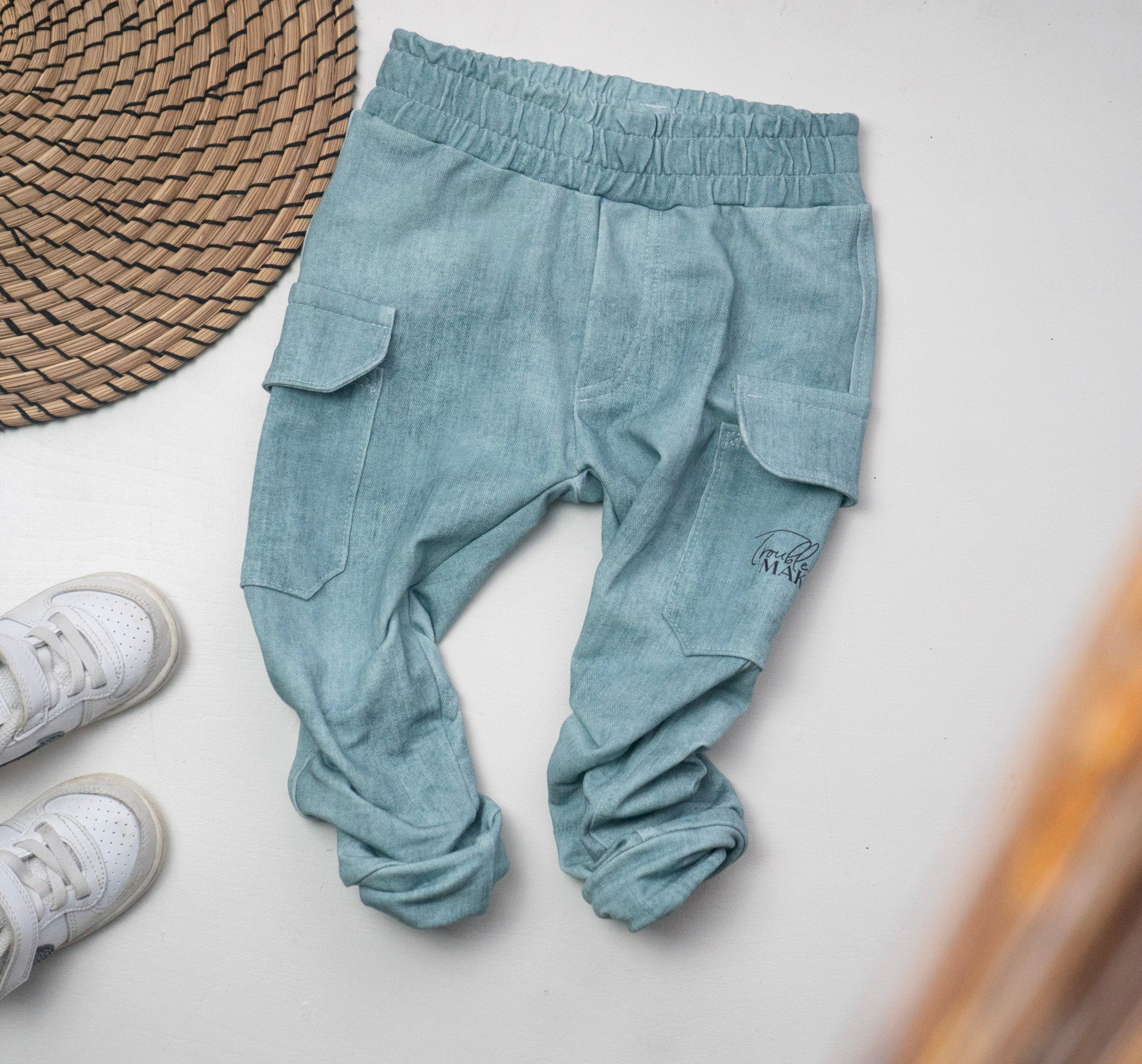 Baggy mit Seitentaschen im Jeanslook in der Grösse 92