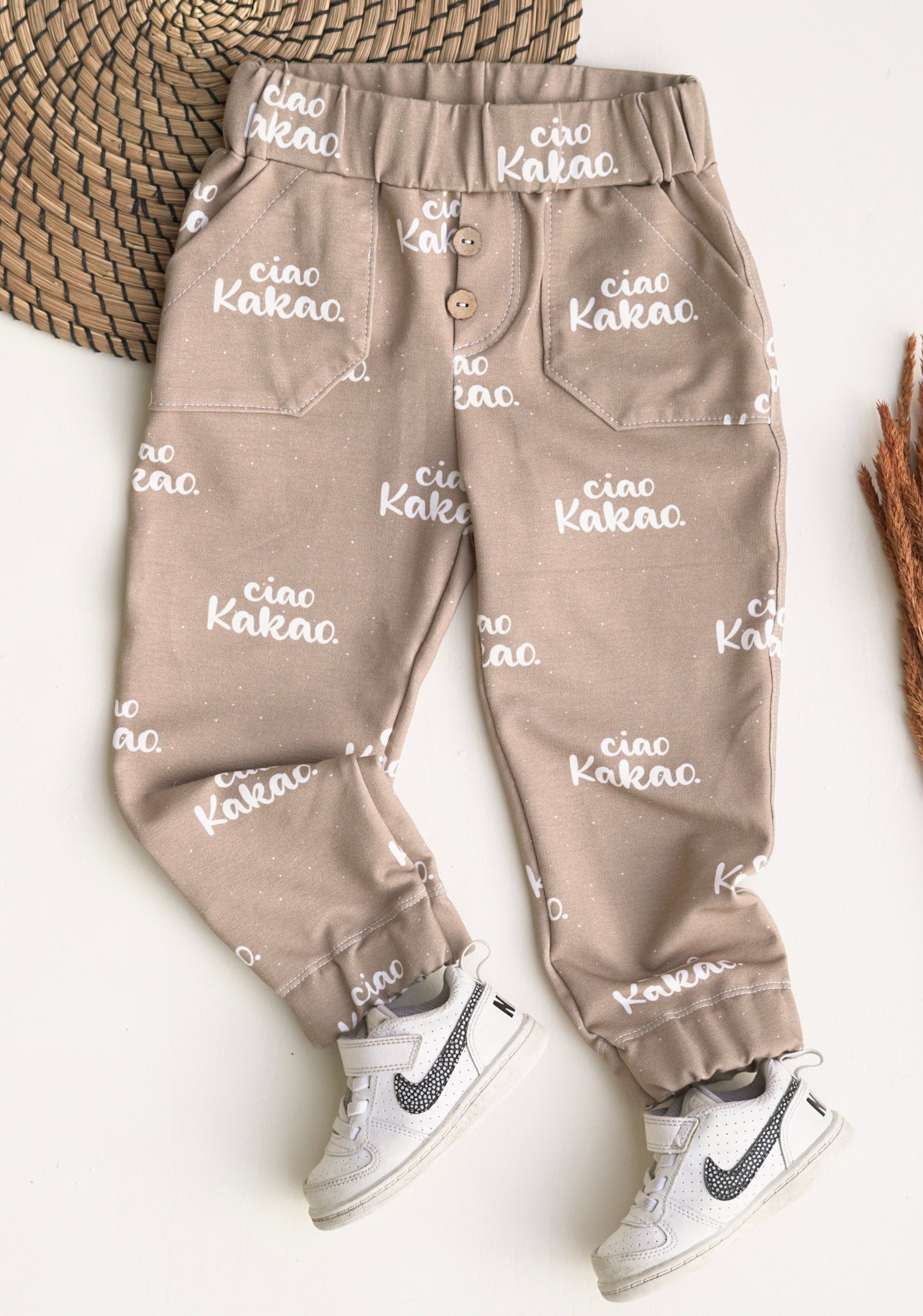 coole Hose mit aufgesetzten Taschen in Wunschgrösse und Farbe