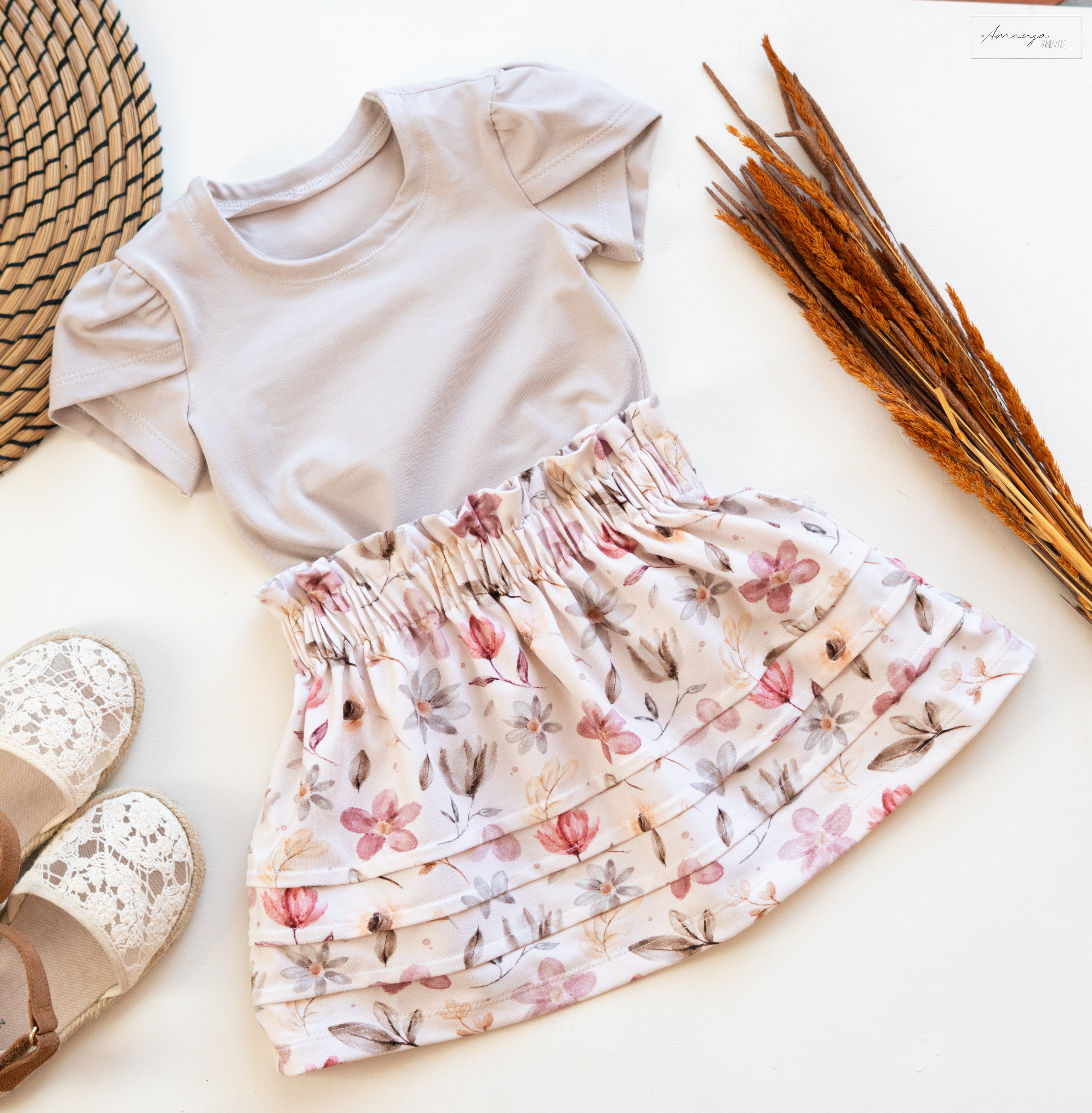 hübsches T-Shirt mit Tulpenärmel und Paperbagrock in Wunschgrösse und Farbe