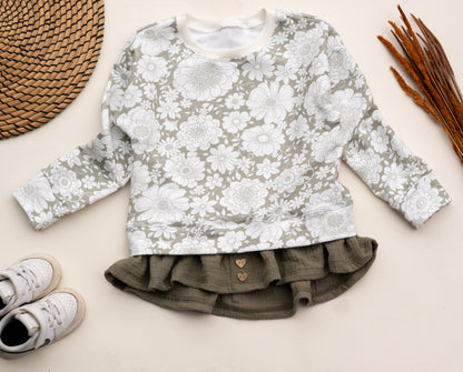 Sweater mit süssem Musselinvolant in Wunschgrösse und Farbe