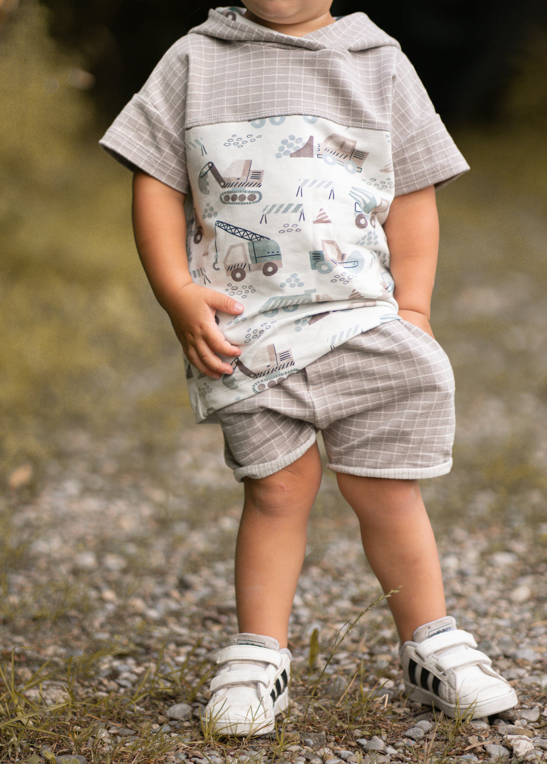 Sommershirt mit cooler Shorts in Wunschgrösse und Farbe