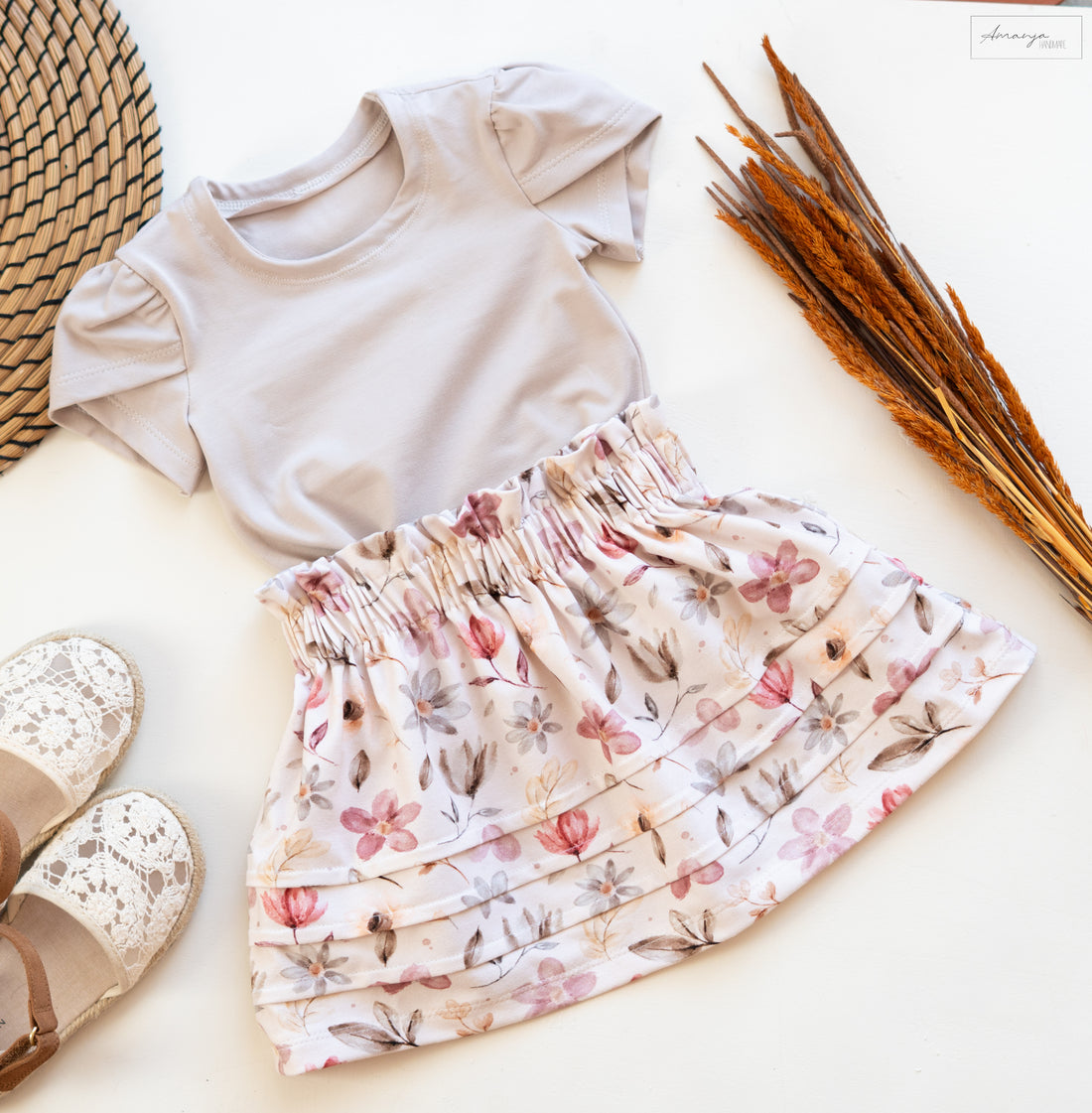 hübsches T-Shirt mit Tulpenärmel und Paperbagrock in Wunschgrösse und Farbe